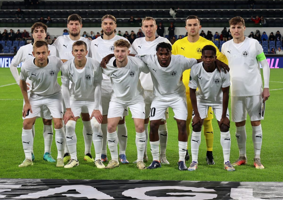 Discurs în română și în rusă în vestiar, cu țipete, după punctul istoric reușit în Conference League: „Aveți viitor!”