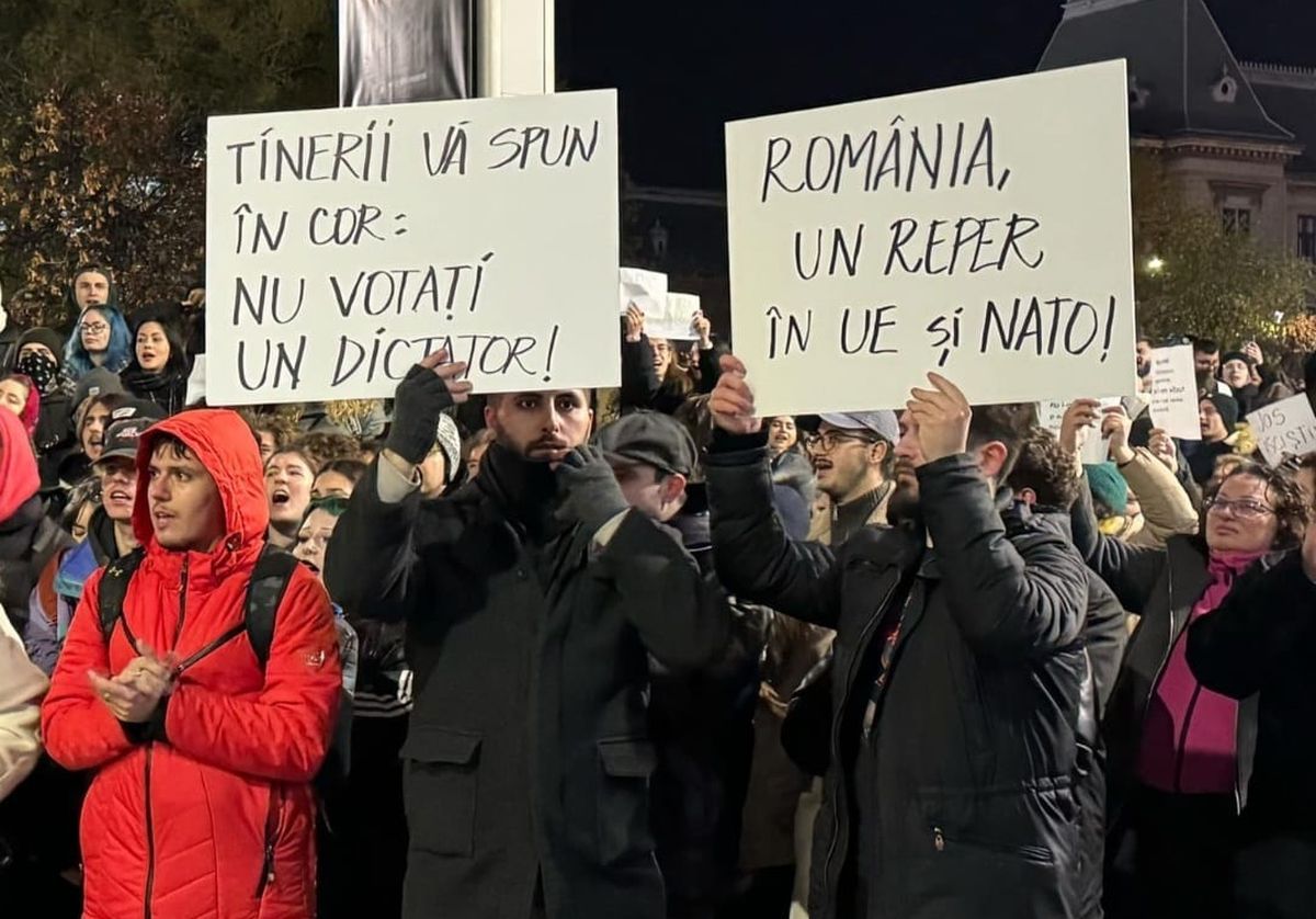 Proteste în București, au apărut în ecuație și ultrașii: „Străzile sunt naționaliste”