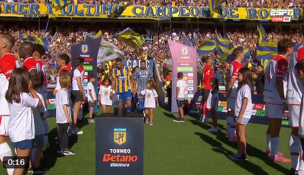 Scandalul care a zguduit fotbalul: 12 jucători și președintele Veron au fost suspendați drastic după ce au boicotat garda de onoare!