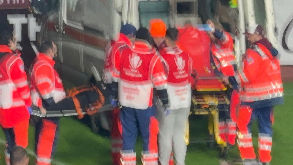 Unui spectator i s-a făcut rău în timpul meciului Rapid - Csikszereda