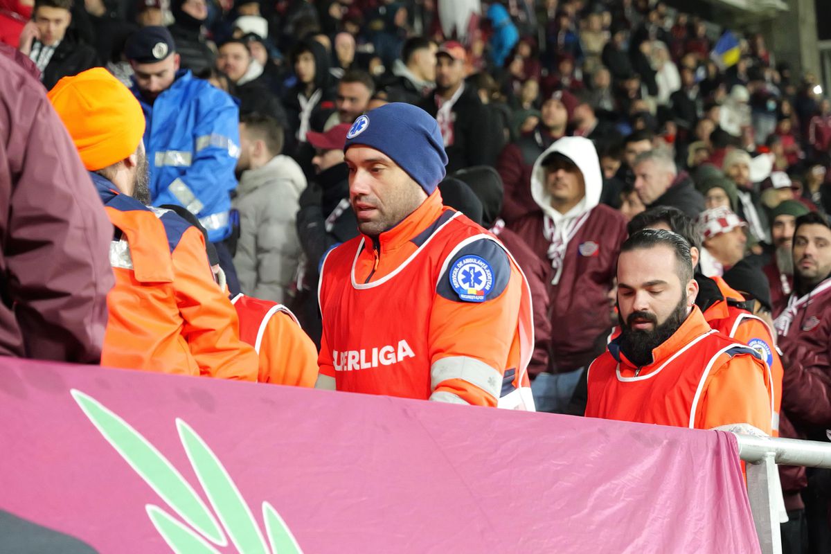 Unui spectator i s-a făcut rău în timpul meciului Rapid - Csikszereda