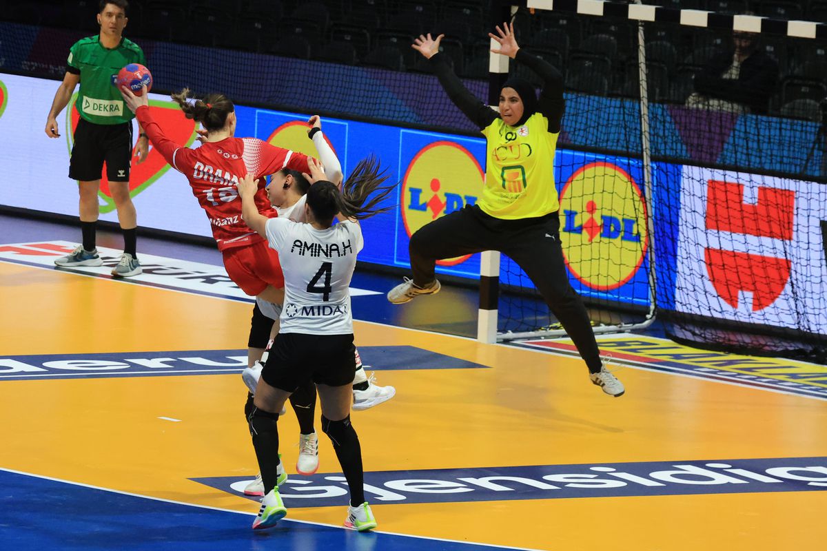Naționala Egiptului nu s-a făcut de râs în primul meci jucat vreodată la Campionatul Mondial de handbal feminin! GSP a asistat la momentul istoric