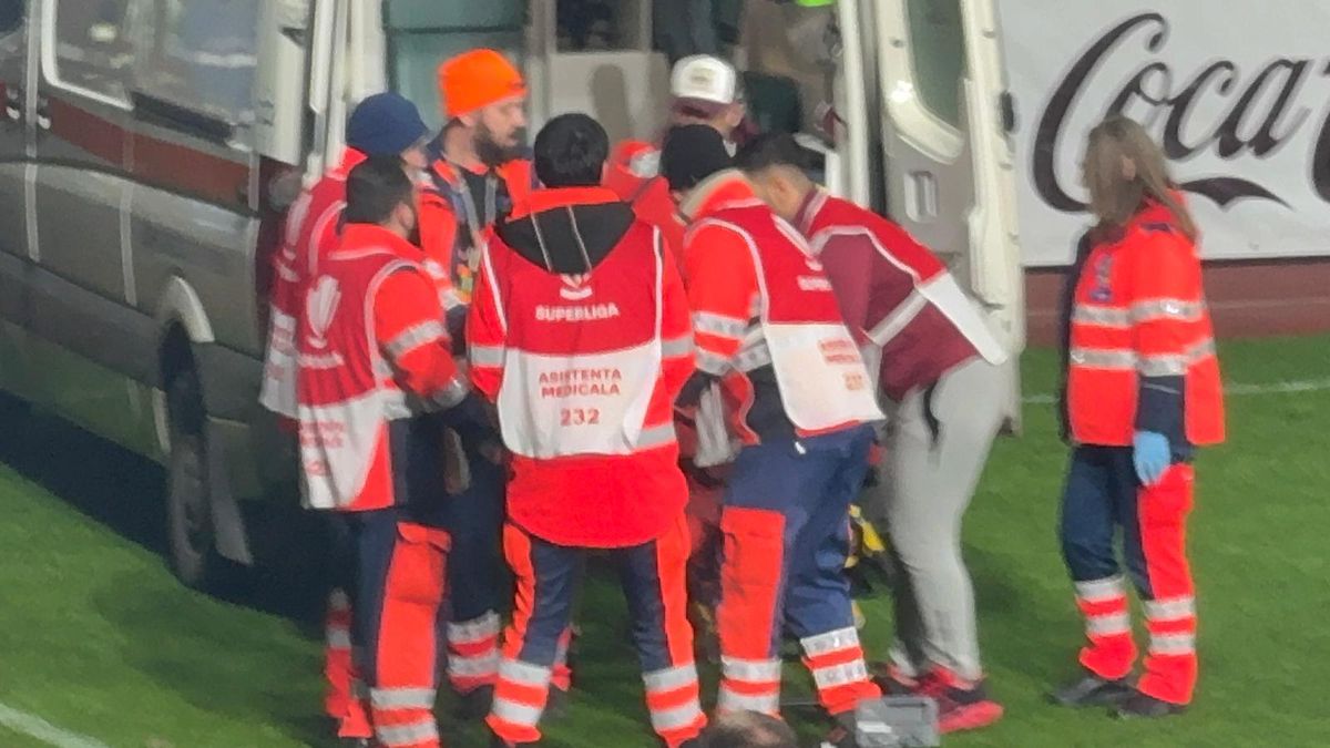 Unui spectator i s-a făcut rău în timpul meciului Rapid - Csikszereda