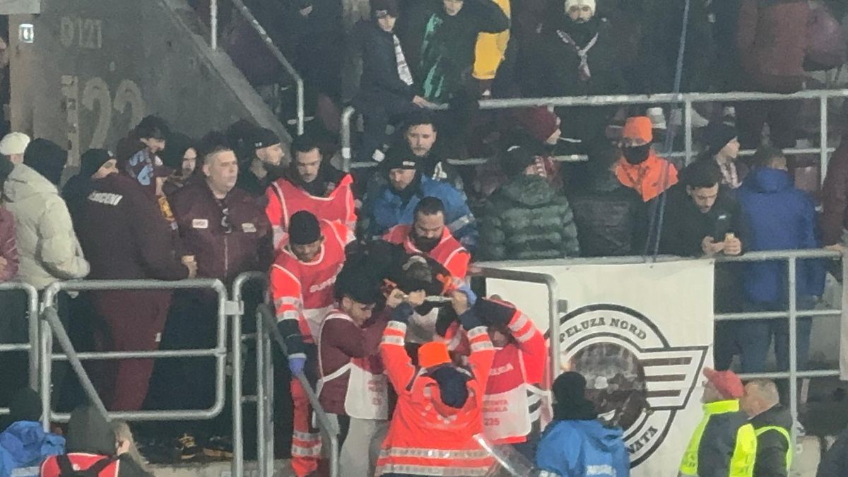 Unui spectator i s-a făcut rău în timpul meciului Rapid - Csikszereda
