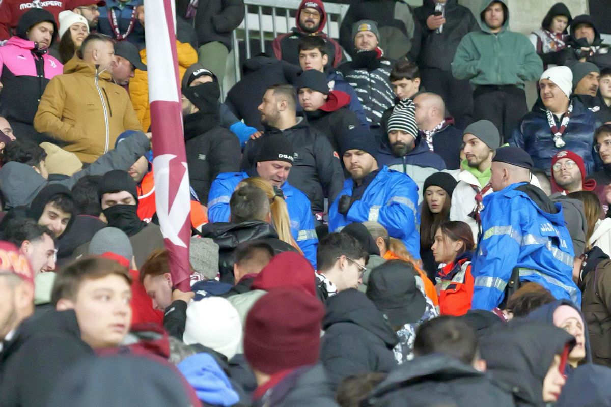 Unui spectator i s-a făcut rău în timpul meciului Rapid - Csikszereda