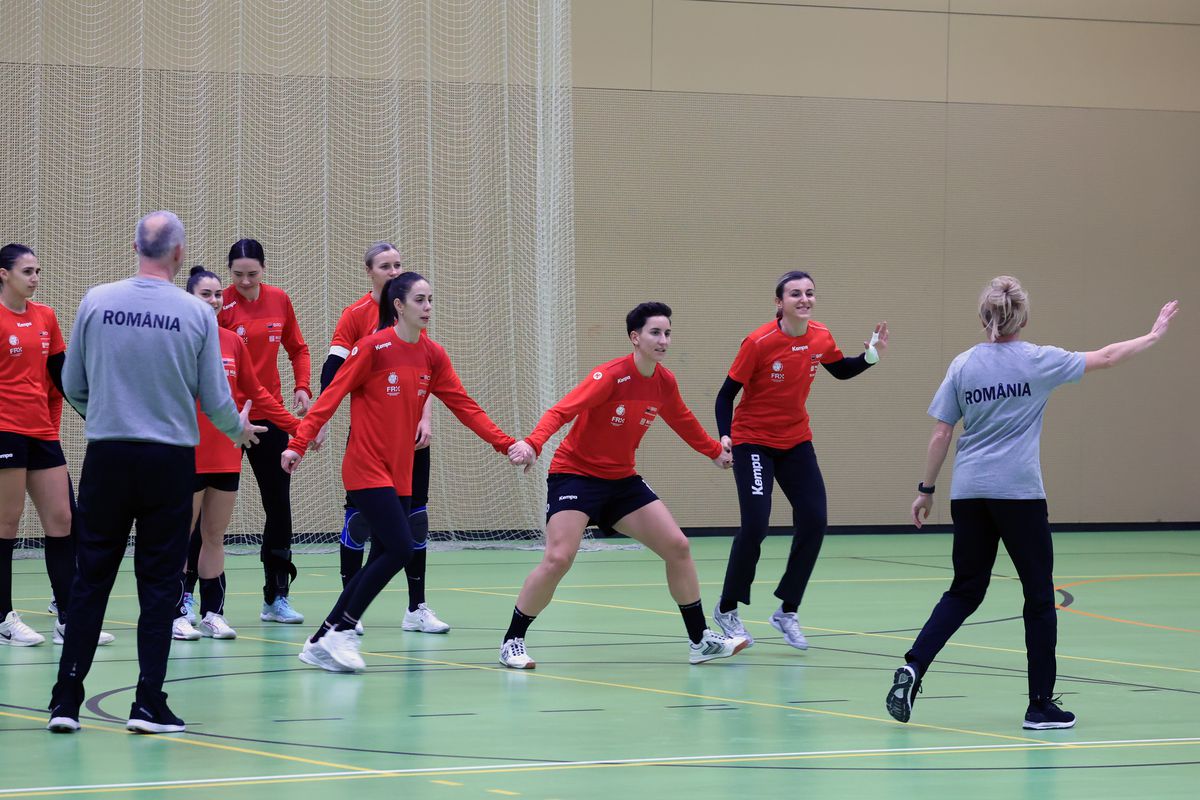 Exerciţiu inedit la antrenamentul oficial al României