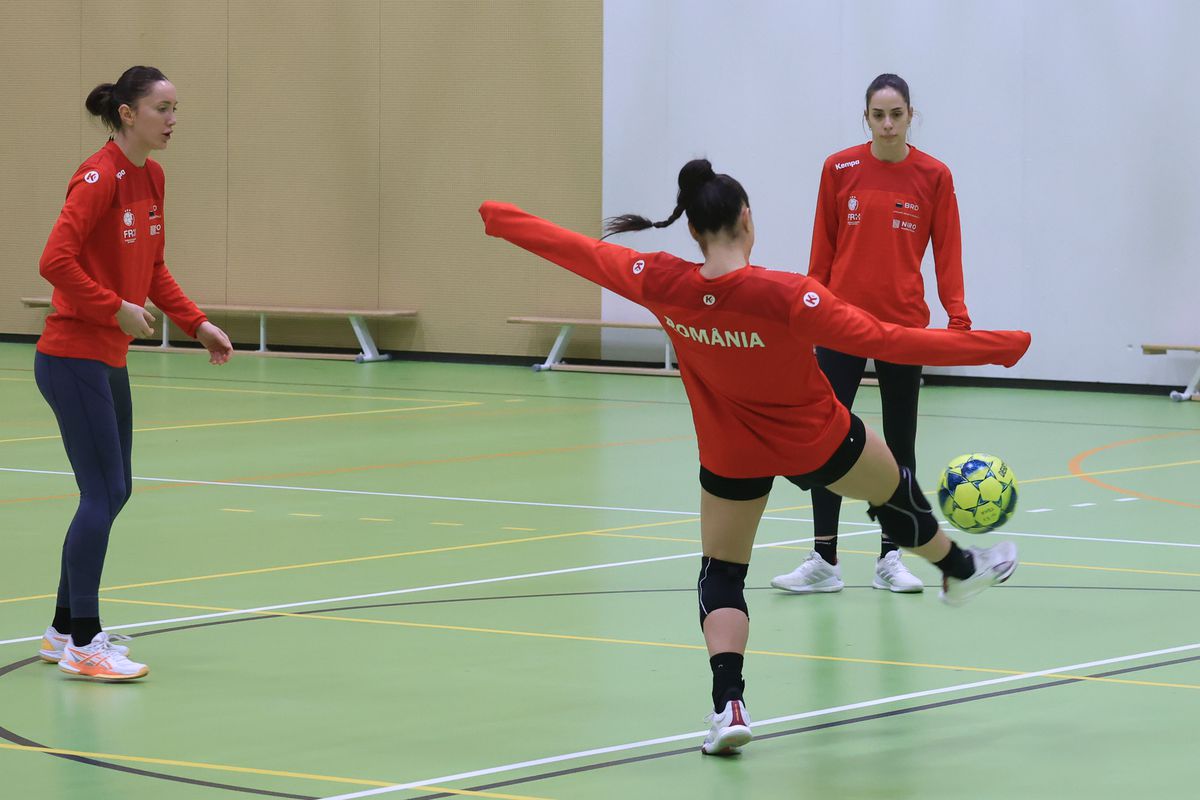 Imagini de la antrenamentul oficial al României înaintea meciului cu Japonia