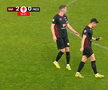 Stăpânit cu greu, după ce n-a fost lăsat să execute penalty-ul în Rapid - Csikszereda
