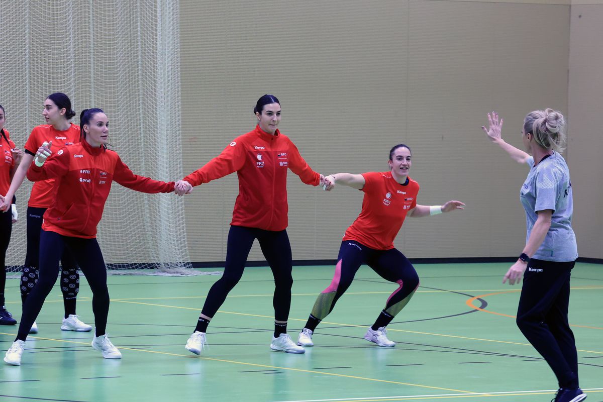 Exerciţiu inedit la antrenamentul oficial al României