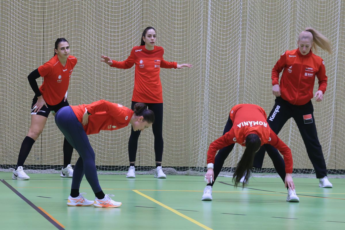 Imagini de la antrenamentul oficial al României înaintea meciului cu Japonia