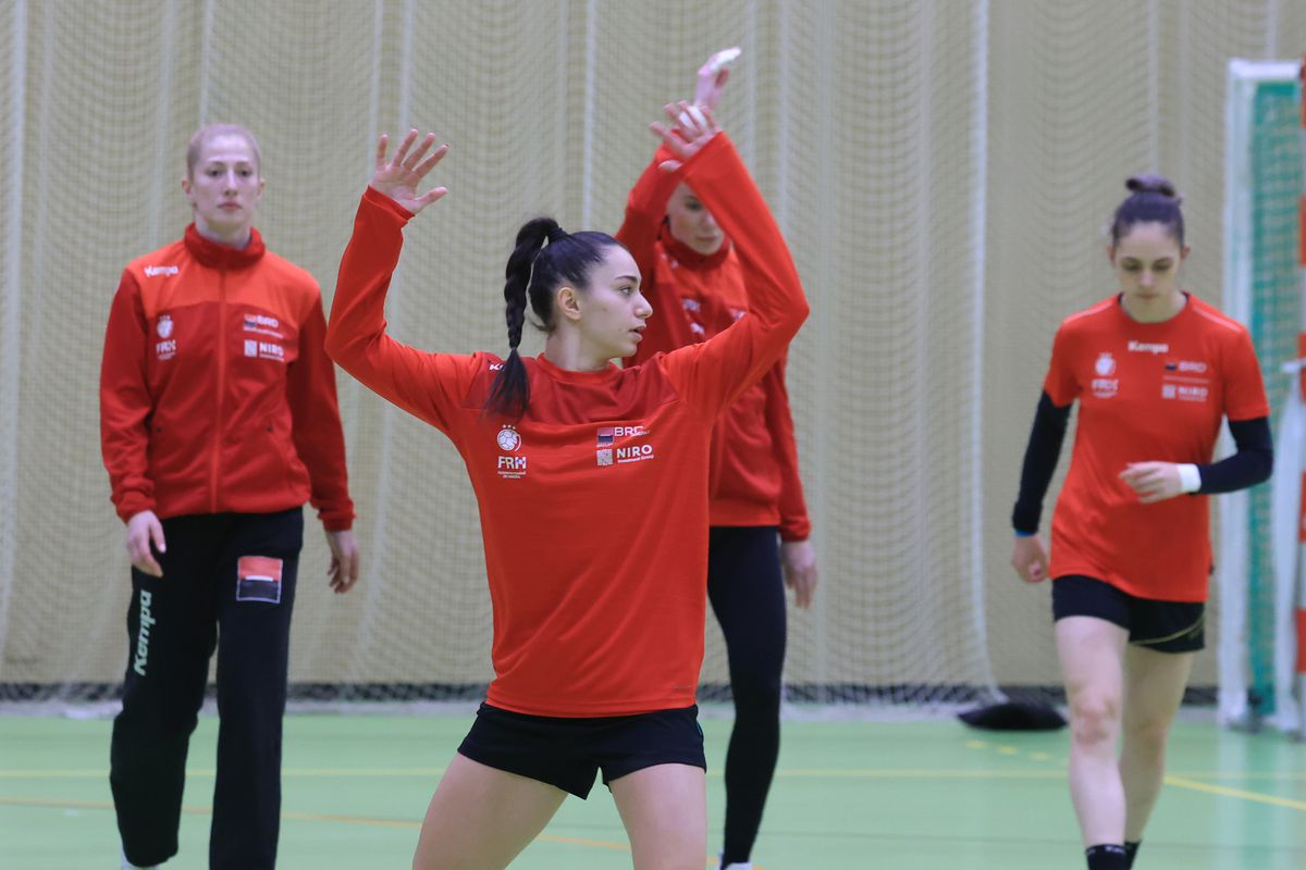 Imagini de la antrenamentul oficial al României înaintea meciului cu Japonia