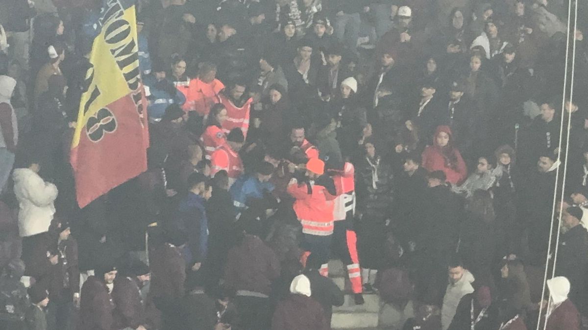 Unui spectator i s-a făcut rău în timpul meciului Rapid - Csikszereda