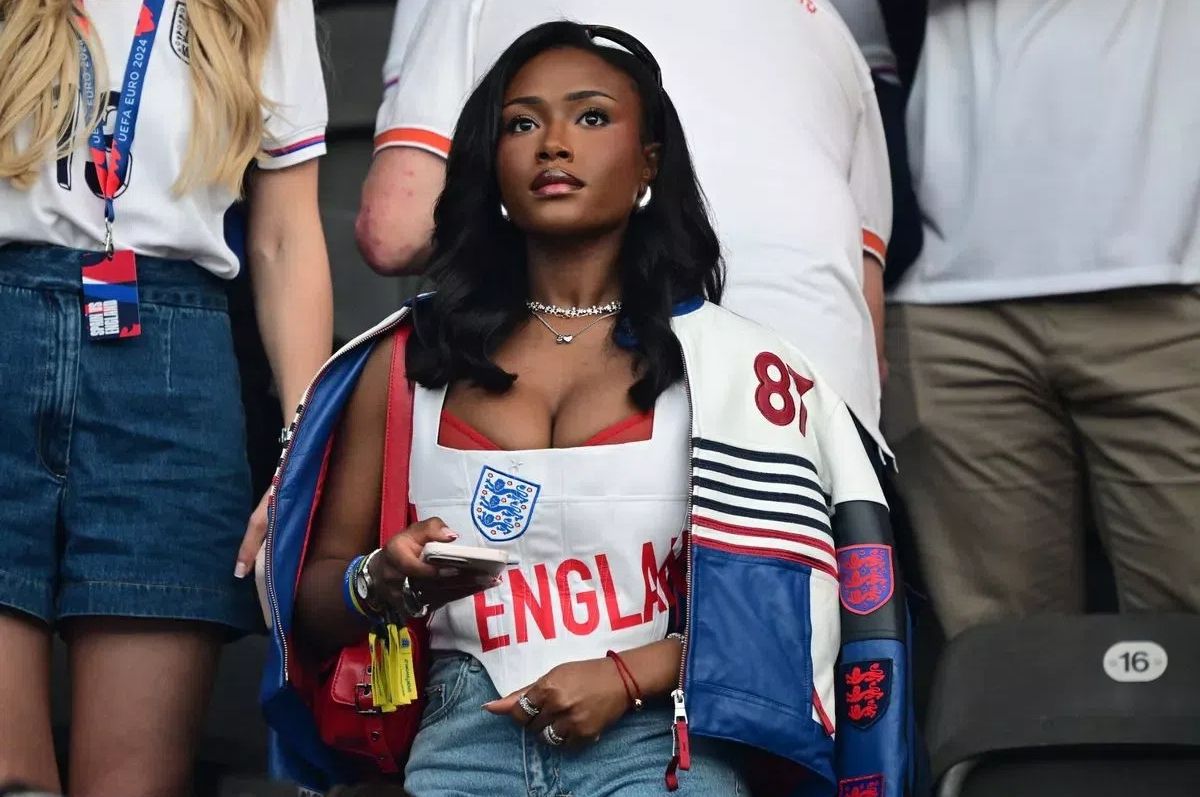 Superstarul lui Arsenal s-a logodit cu iubita cu care o relație de la 19 ani!