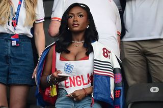 Superstarul lui Arsenal s-a logodit cu iubita cu care o relație de la 19 ani!