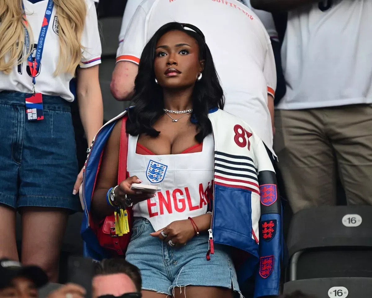 Superstarul lui Arsenal s-a logodit cu iubita cu care o relație de la 19 ani!