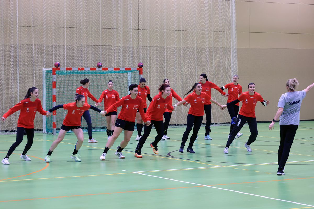 Ca Maradona în '89 » Handbalistele tricolore au cerut mingea de fotbal, antrenamentul a fost „deturnat” + încălzire cu strigături și hohote de râs