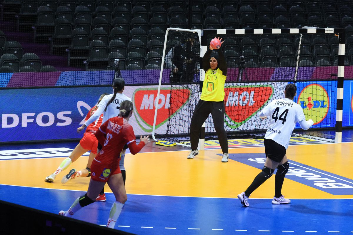 Naționala Egiptului nu s-a făcut de râs în primul meci jucat vreodată la Campionatul Mondial de handbal feminin! GSP a asistat la momentul istoric