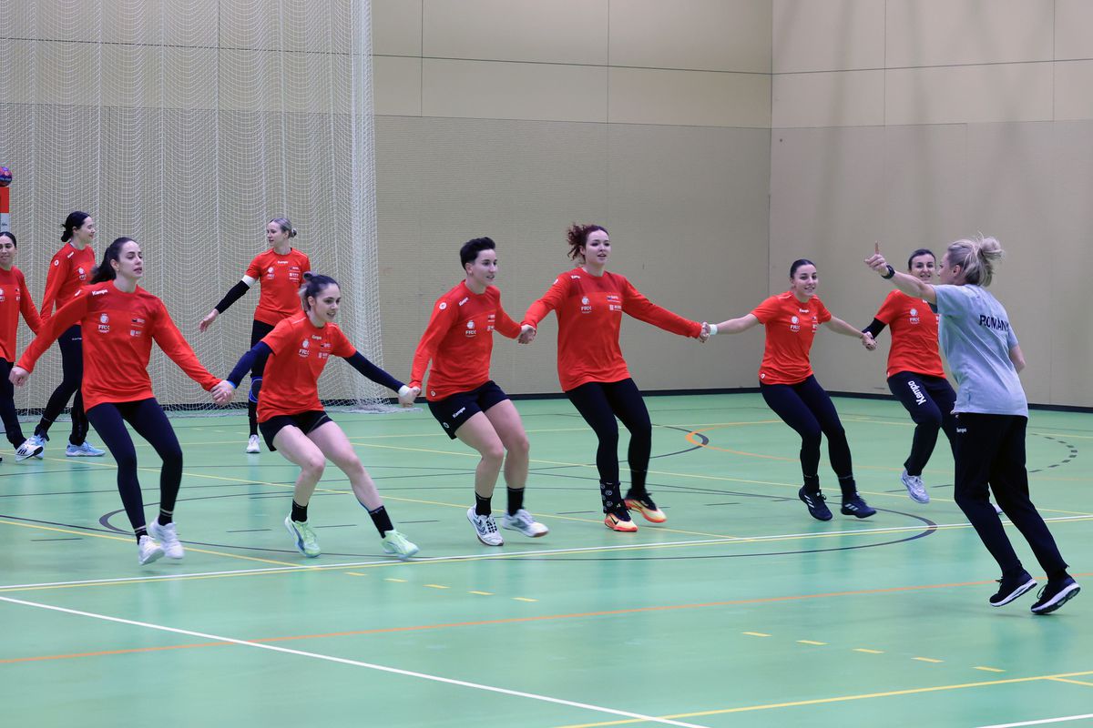 Ca Maradona în '89 » Handbalistele tricolore au cerut mingea de fotbal, antrenamentul a fost „deturnat” + încălzire cu strigături și hohote de râs