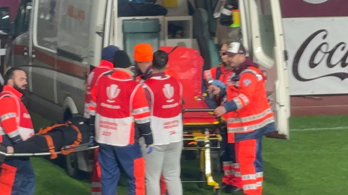 Unui spectator i s-a făcut rău în timpul meciului Rapid - Csikszereda