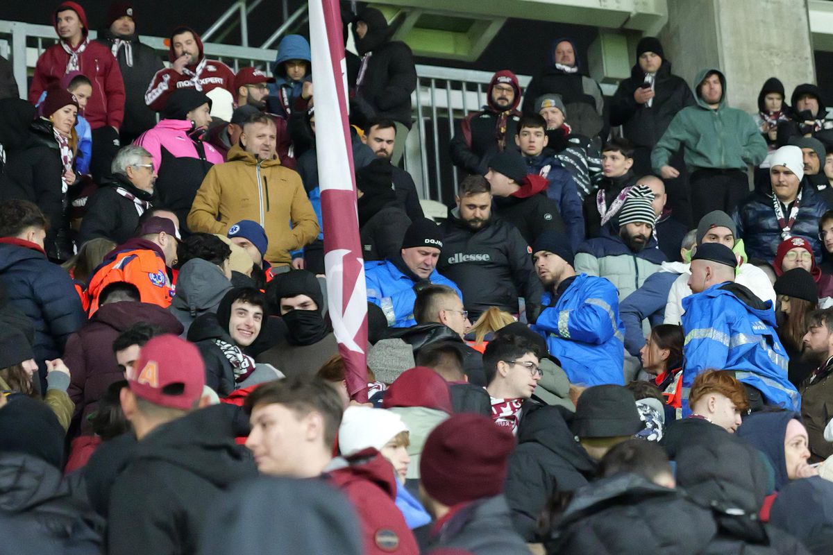 Unui spectator i s-a făcut rău în timpul meciului Rapid - Csikszereda
