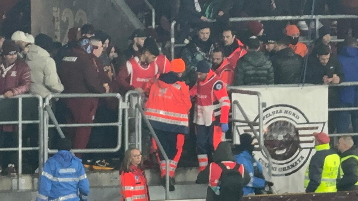 Unui spectator i s-a făcut rău în timpul meciului Rapid - Csikszereda
