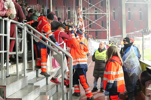 Unui spectator i s-a făcut rău în timpul meciului Rapid - Csikszereda
