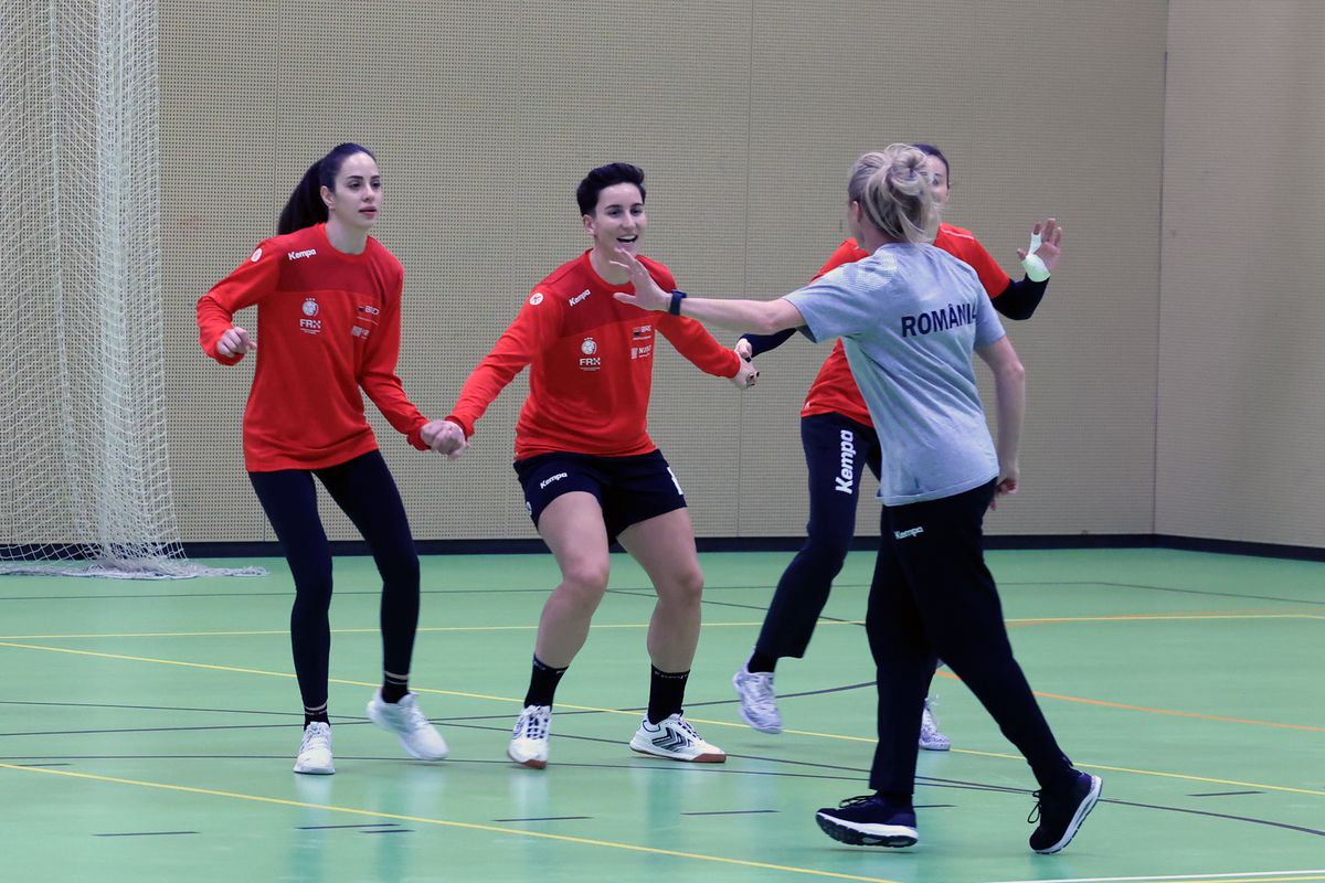 Ca Maradona în '89 » Handbalistele tricolore au cerut mingea de fotbal, antrenamentul a fost „deturnat” + încălzire cu strigături și hohote de râs