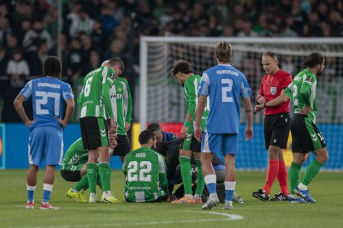 Isco a fost accidentat de Sofyan Amrabat în Betis - Utrecht / Foto: Imago Images