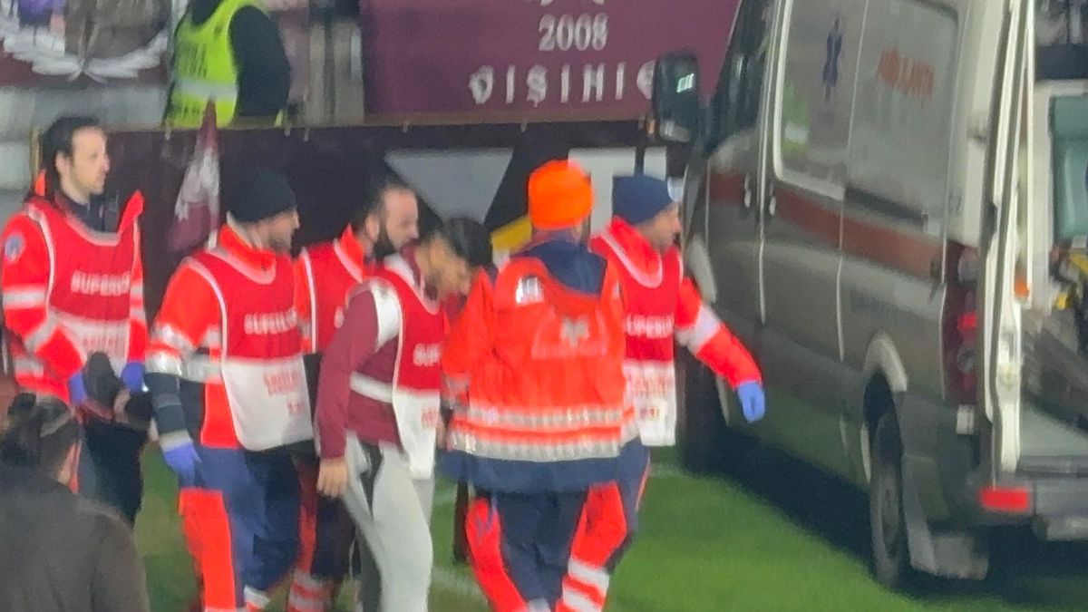 Unui spectator i s-a făcut rău în timpul meciului Rapid - Csikszereda
