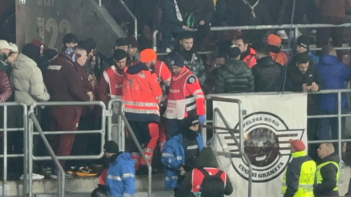 Unui spectator i s-a făcut rău în timpul meciului Rapid - Csikszereda