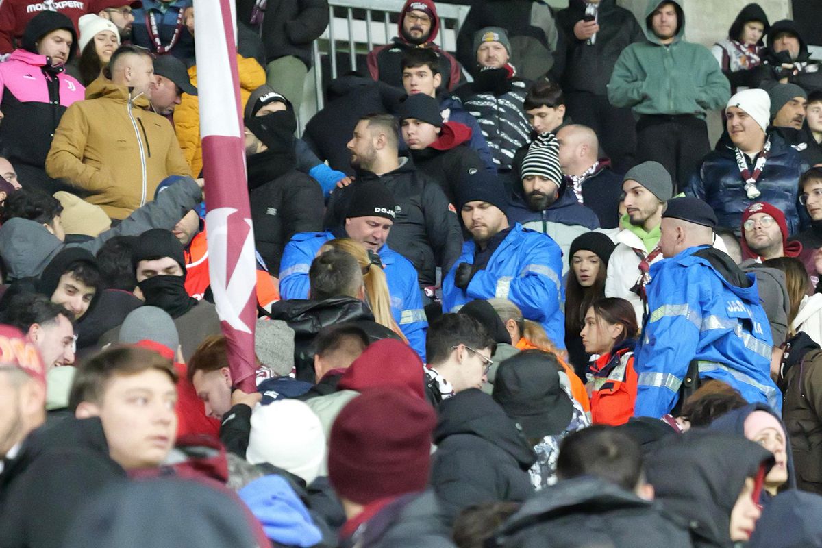 Unui spectator i s-a făcut rău în timpul meciului Rapid - Csikszereda