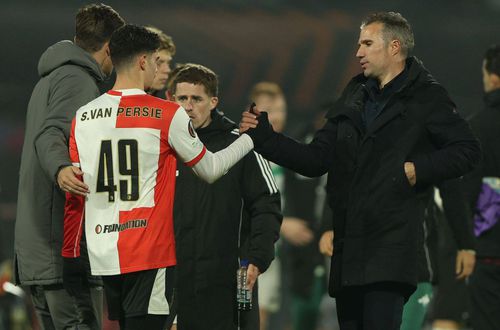 Robin Van Persie i-a oferit debutul fiului său, Shaqueel, în Europa League / Foto: Imago Images