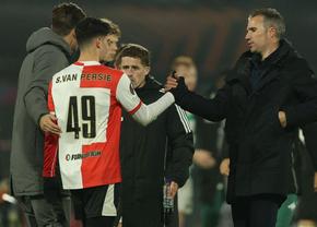 Robin van Persie și-a debutat fiul la echipa mare al lui Feyenoord în al patrulea eșec consecutiv al echipei