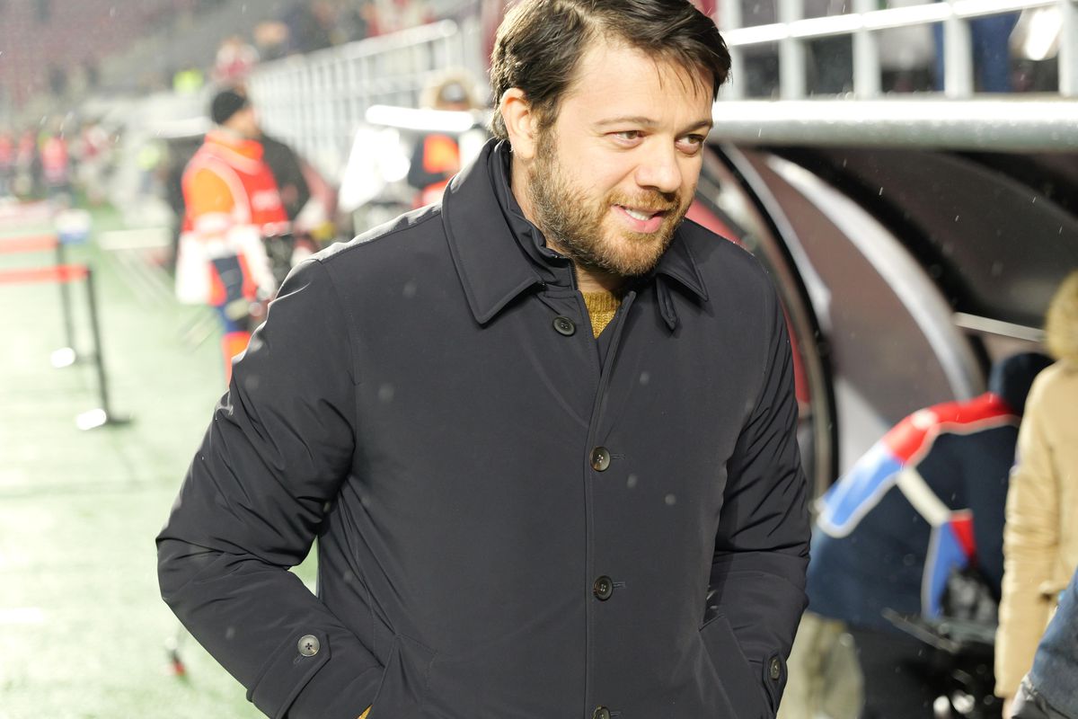 Ce au găsit șefii lui Csikszereda în lojă, la meciul cu Rapid » Mesaj tipărit și în maghiară: „Vă dorim...”