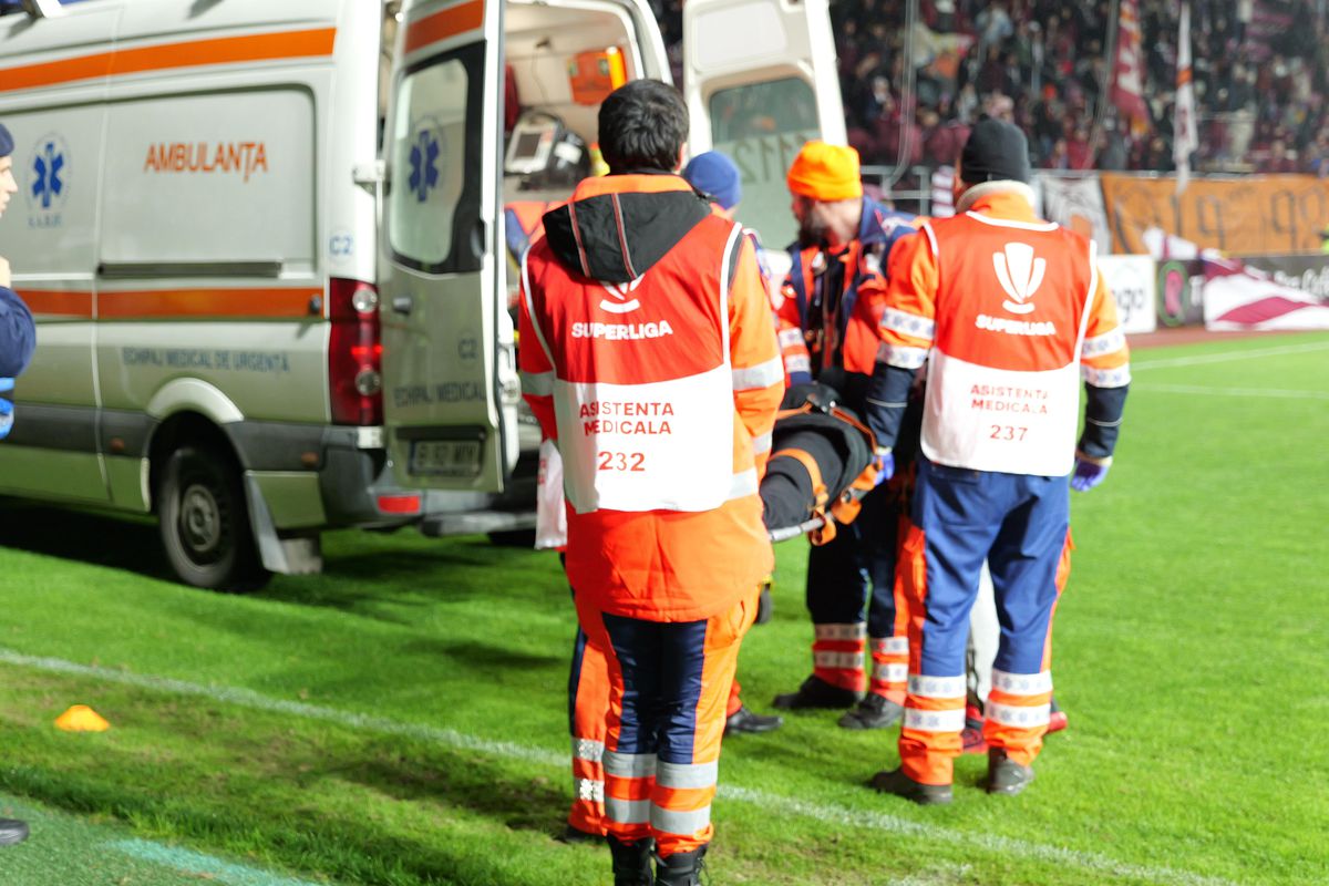 Unui spectator i s-a făcut rău în timpul meciului Rapid - Csikszereda