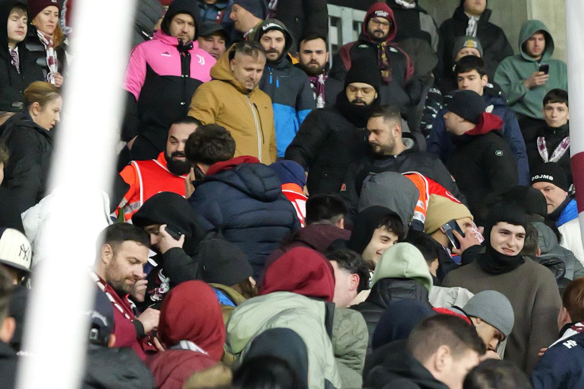 Unui spectator i s-a făcut rău în timpul meciului Rapid - Csikszereda