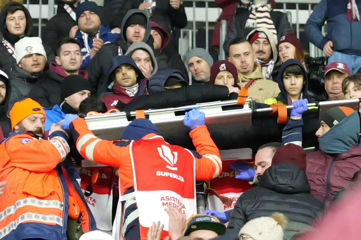 Unui spectator i s-a făcut rău în timpul meciului Rapid - Csikszereda
