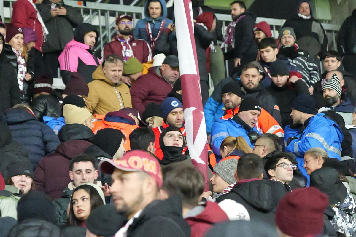 Unui spectator i s-a făcut rău în timpul meciului Rapid - Csikszereda