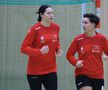 Maria Skrobic și Cristina Laslo / Imagini de la antrenamentul oficial al României dinaintea meciului cu Japonia FOTO: Ionuţ Iordache (GSP)