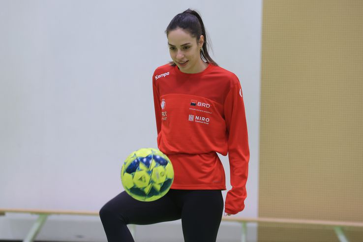 Sorina Grozav, la antrenamentul oficial al României dinaintea meciului cu Japonia FOTO: Ionuţ Iordache (GSP)