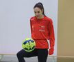 Sorina Grozav, la antrenamentul oficial al României dinaintea meciului cu Japonia FOTO: Ionuţ Iordache (GSP)