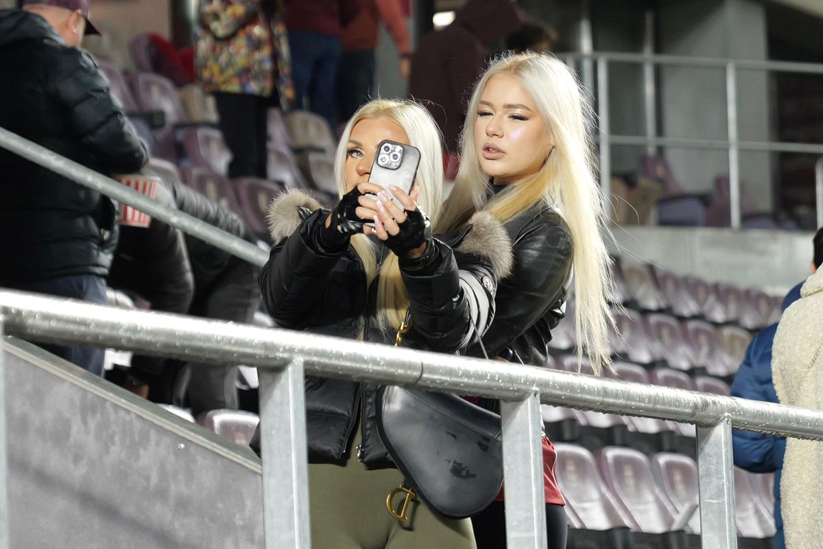 Ce au găsit șefii lui Csikszereda în lojă, la meciul cu Rapid » Mesaj tipărit și în maghiară: „Vă dorim...”