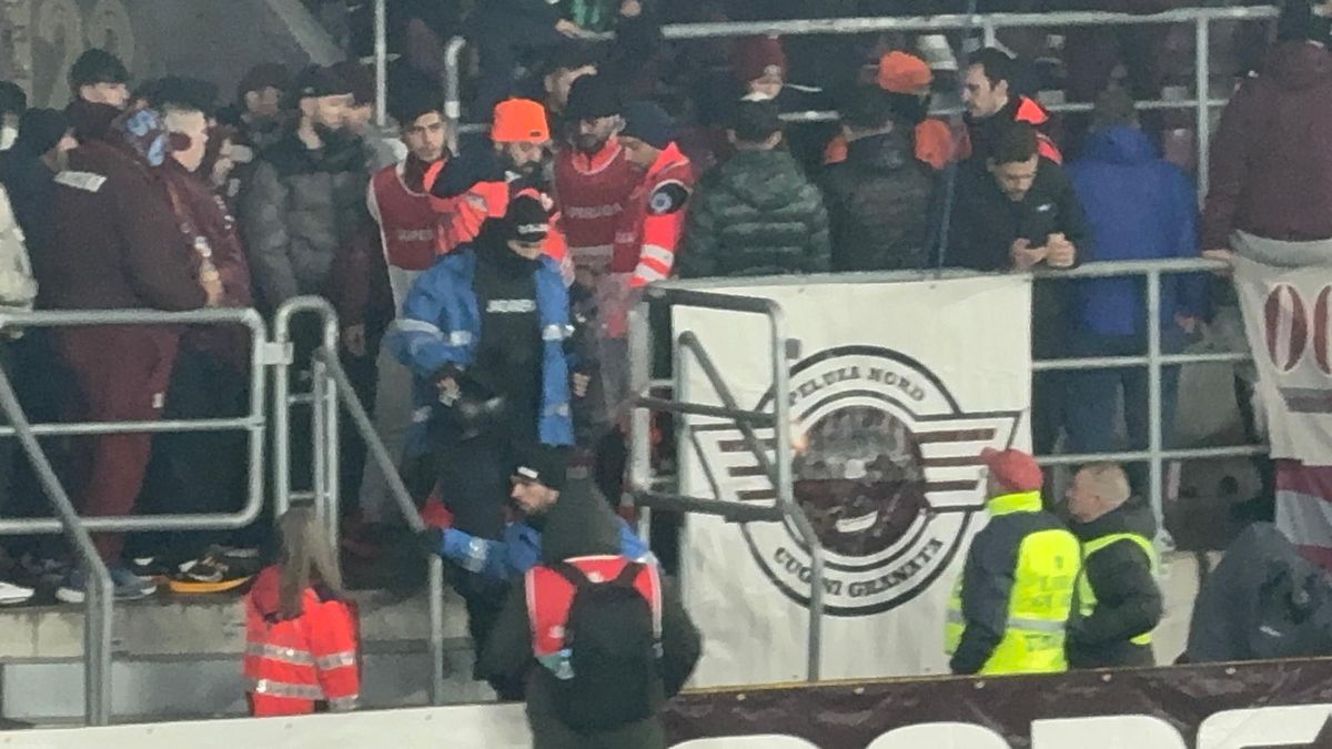 Unui spectator i s-a făcut rău în timpul meciului Rapid - Csikszereda