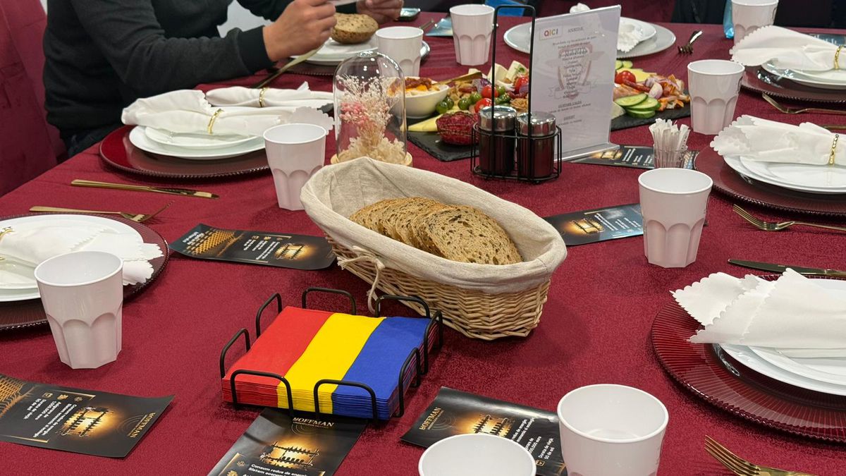 Ce au găsit șefii lui Csikszereda în lojă, la meciul cu Rapid » Mesaj tipărit și în maghiară: „Vă dorim...”