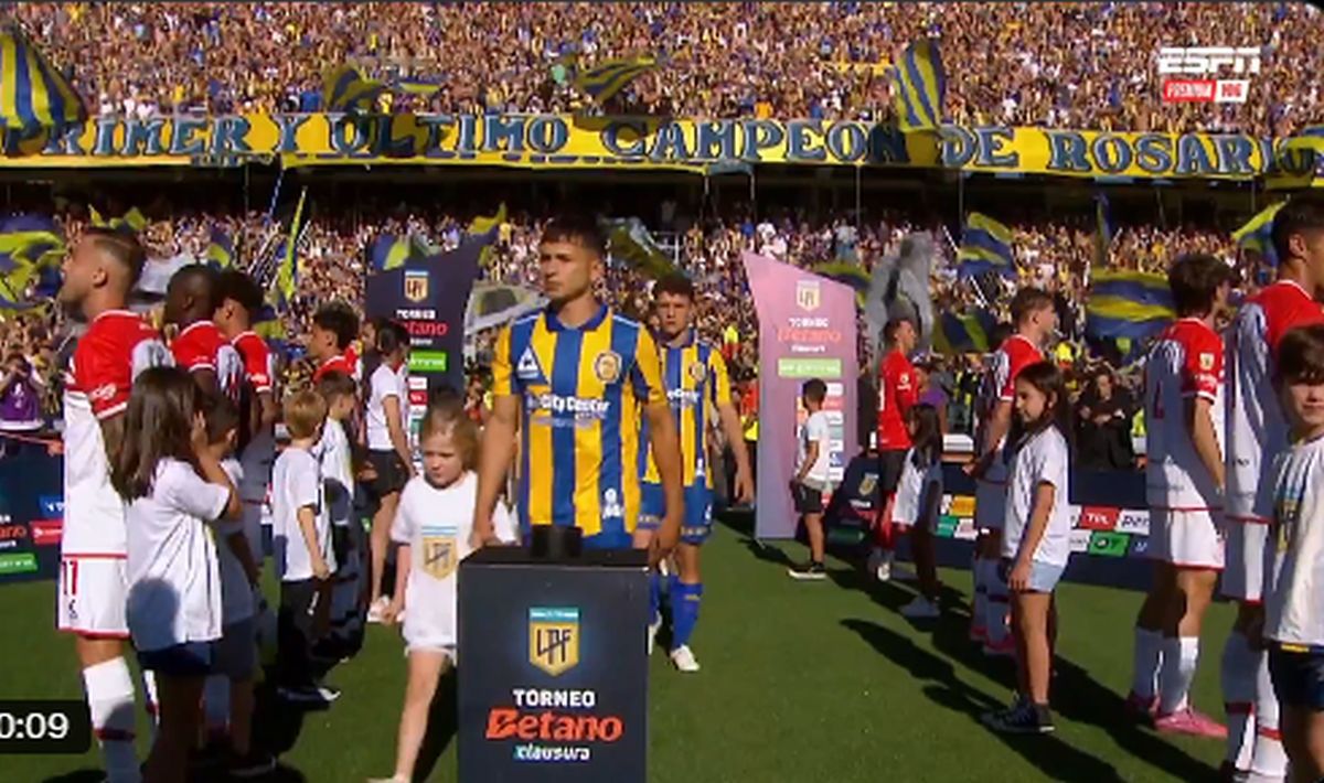 Scandalul care a zguduit fotbalul: 12 jucători și președintele Veron au fost suspendați drastic după ce au boicotat garda de onoare!