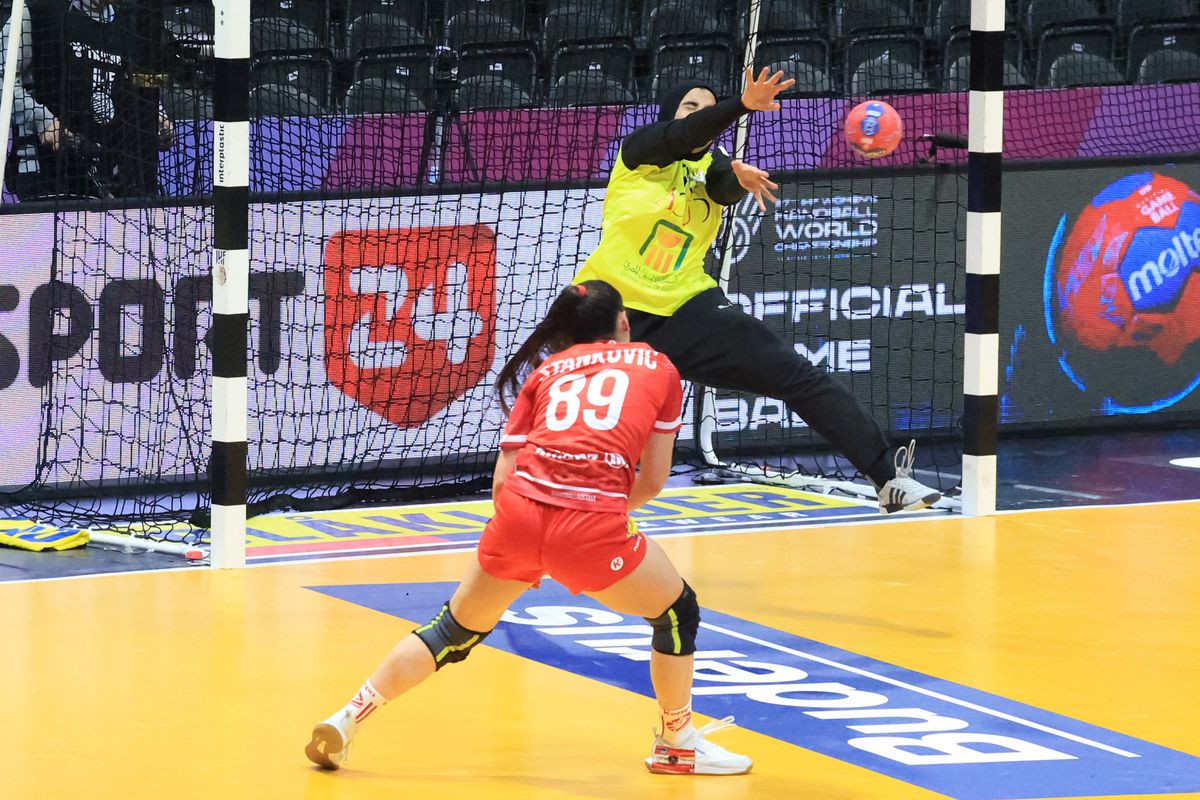 Naționala Egiptului nu s-a făcut de râs în primul meci jucat vreodată la Campionatul Mondial de handbal feminin! GSP a asistat la momentul istoric