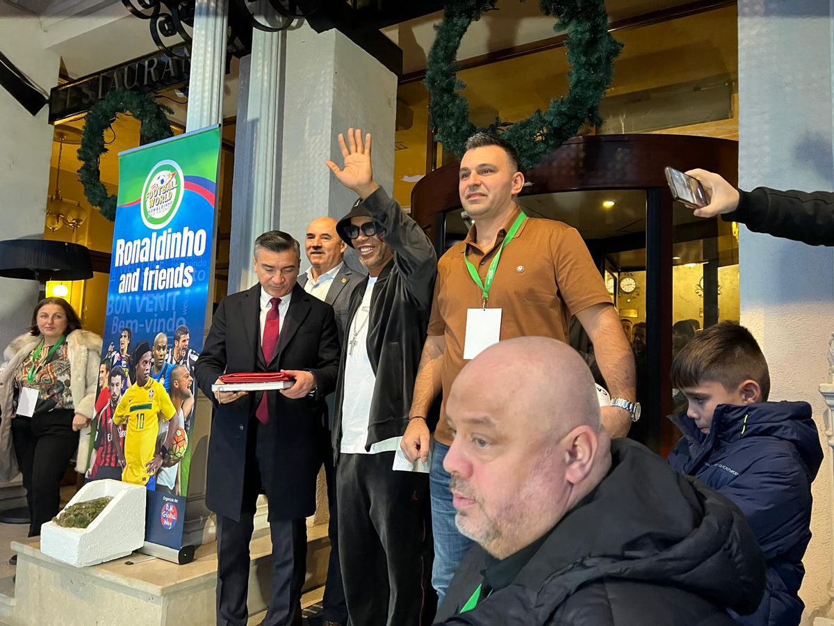 Ronaldinho a ajuns la Iași pentru meciul demonstrativ