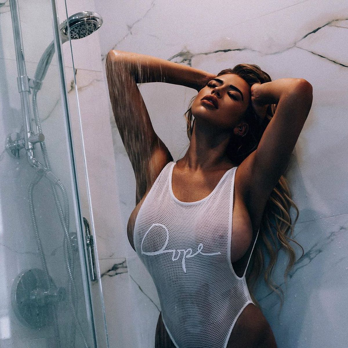 GALERIE FOTO Antje, urmașa lui Kate Upton, e înnebunită după baseball și a renunțat de tot la haine! Imagini interzise minorilor