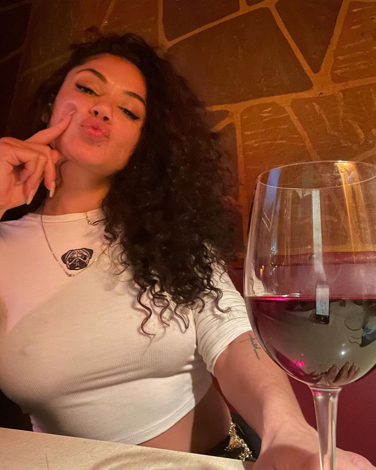 Luptătoarea din UFC şi-a înnebunit fanii cu o fotografie făcută în spital: „Operează-te, dar fă-o sexy!”