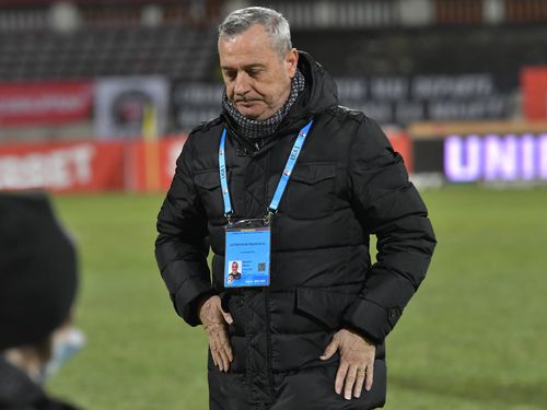Mircea Rednic (59 de ani) va primi cuantumul unui salariu până la finalul anului 2021, 8.000 de euro mai exact, iar pentru restul zilelor muncite la Dinamo în decembrie va încasa banii în ianuarie 2022.